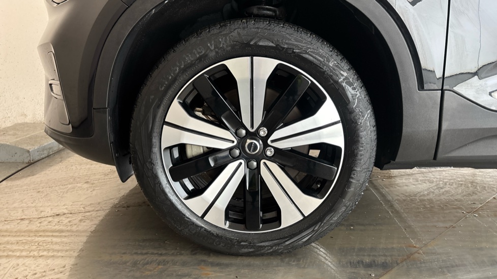 VOLVO C40 Image 17