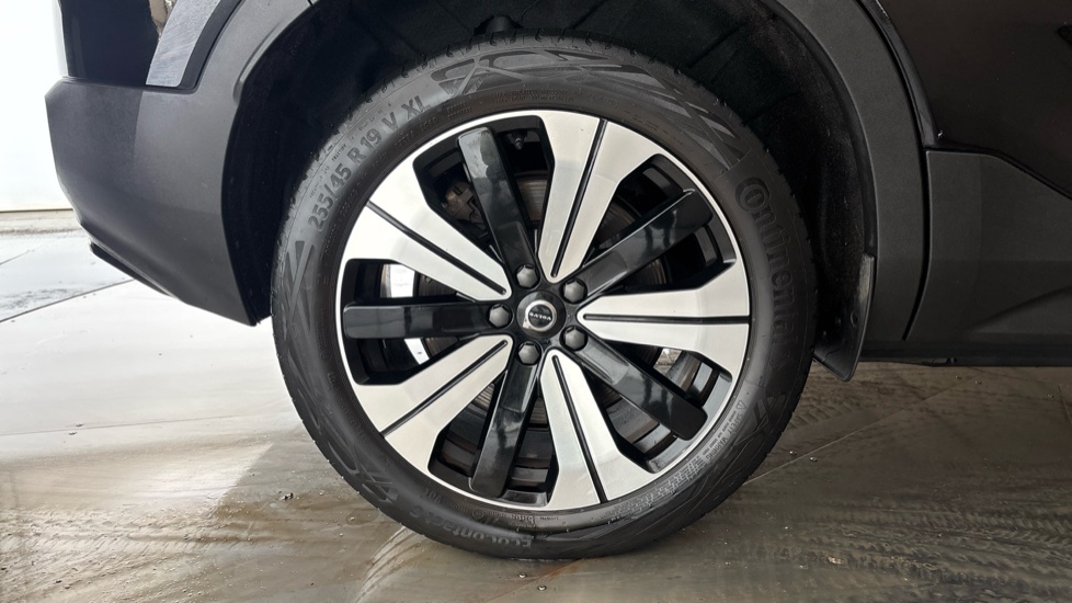 VOLVO C40 Image 19