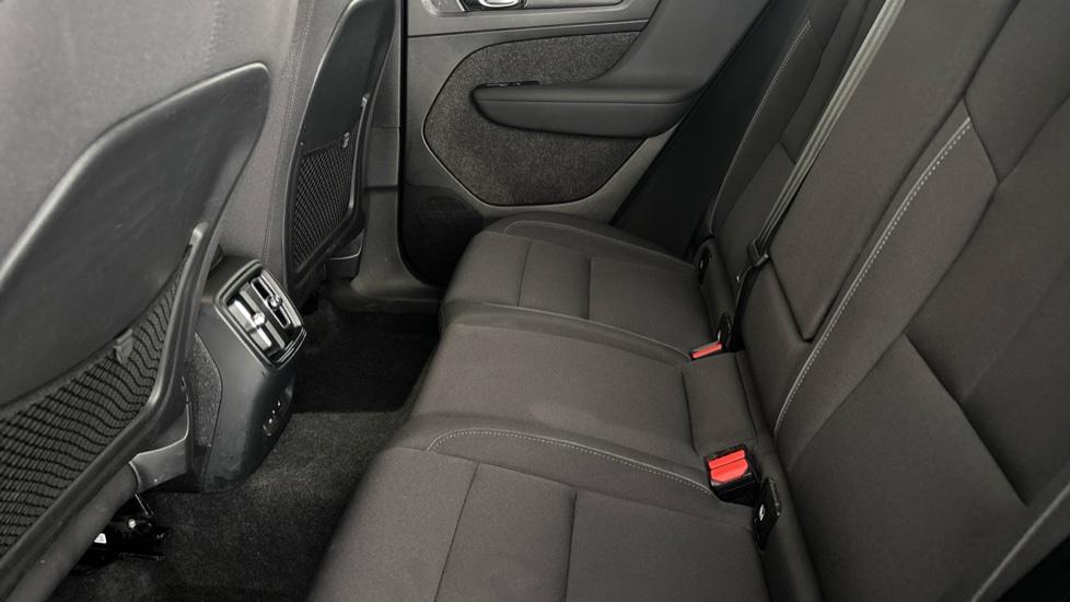 VOLVO XC40 Image 14