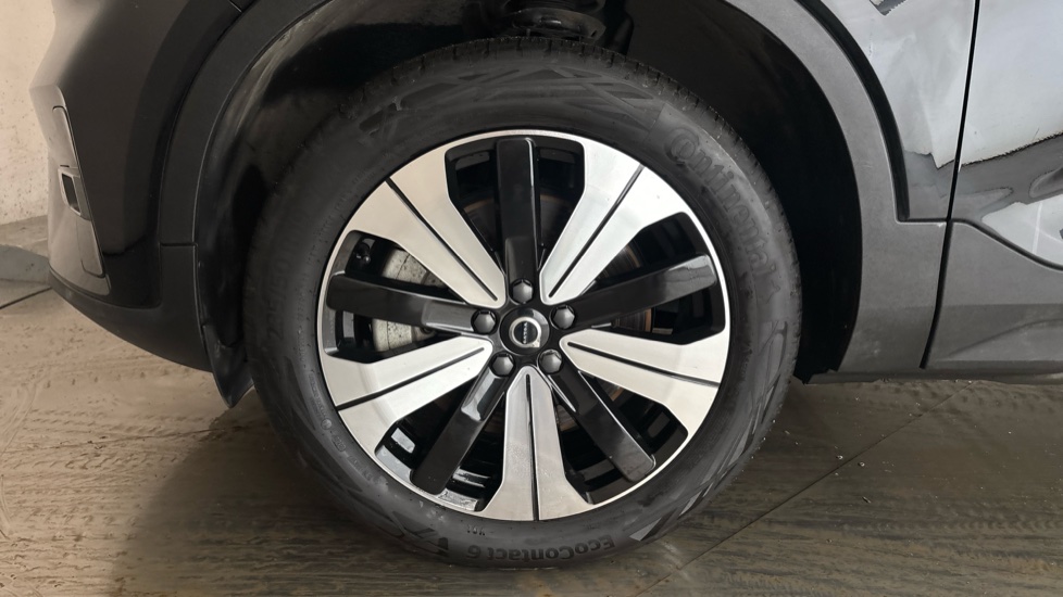 VOLVO XC40 Image 17