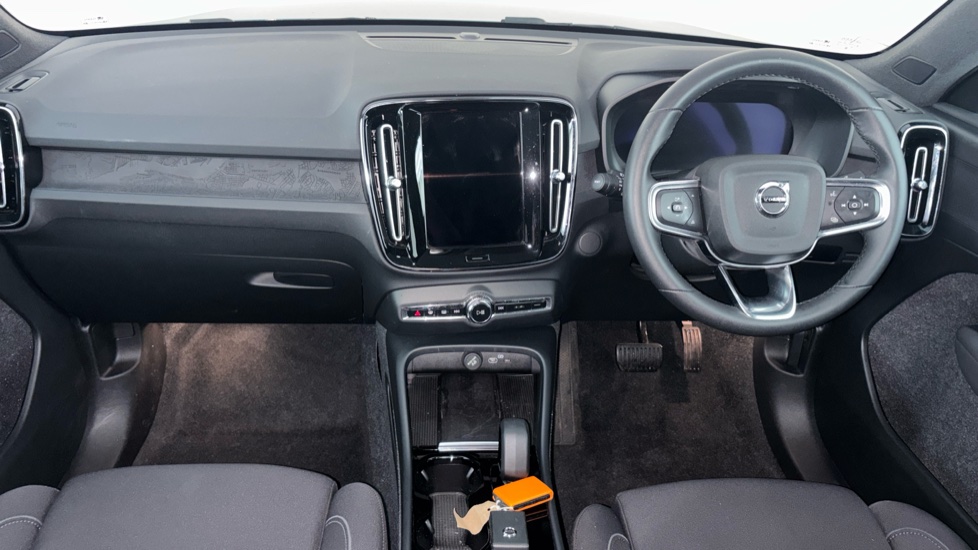 VOLVO C40 Image 11