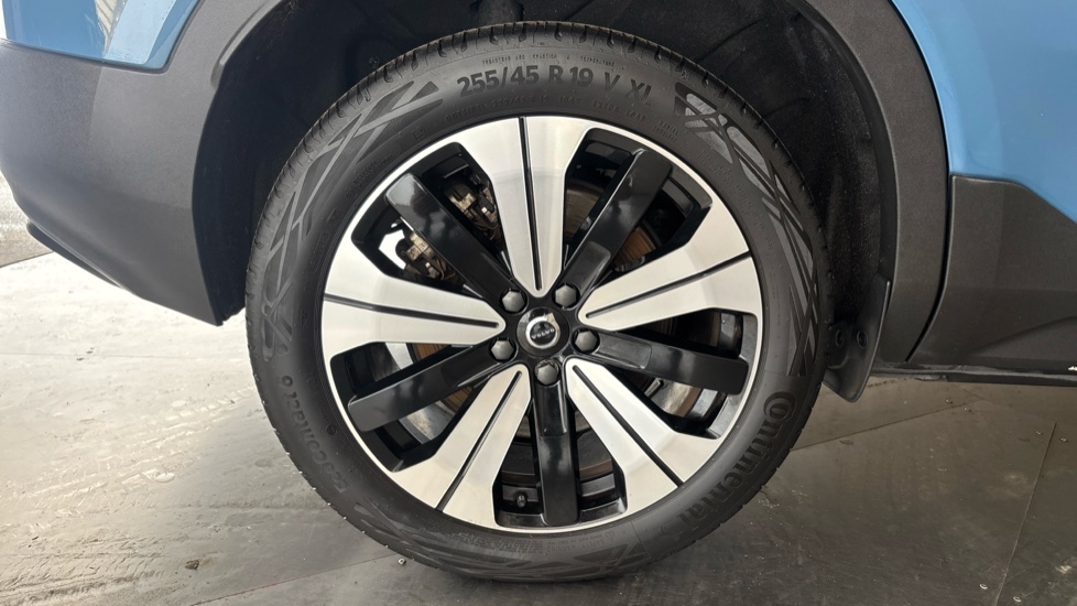 VOLVO C40 Image 19