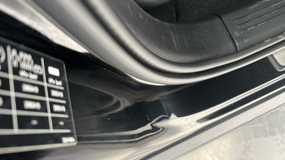 VOLVO XC40 dent and scratches