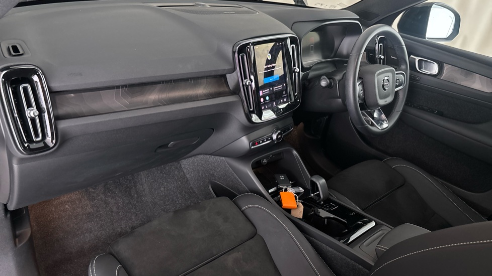 VOLVO XC40 Image 10
