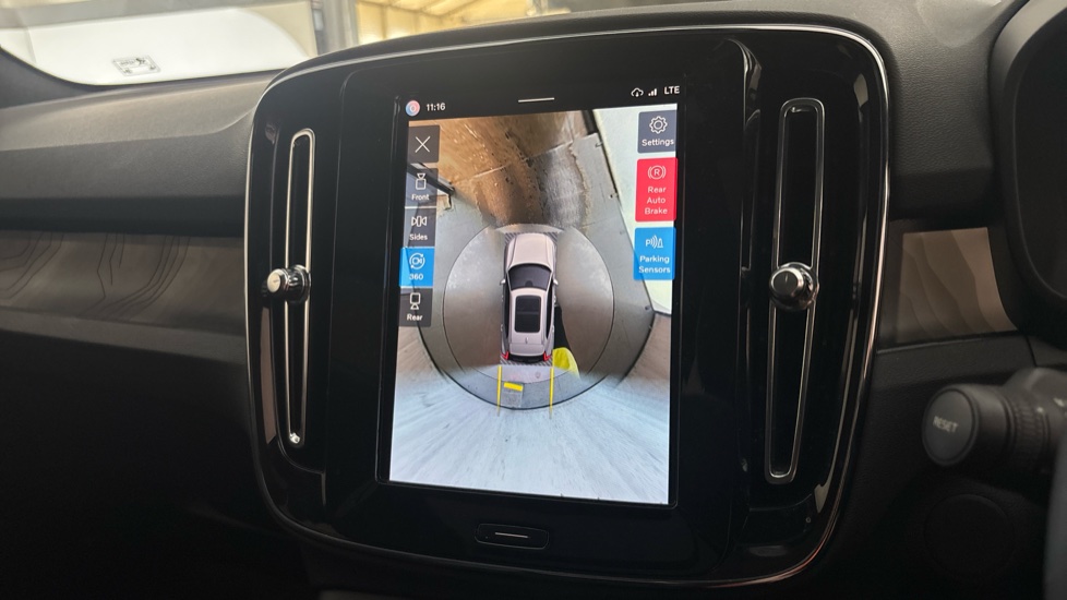 VOLVO XC40 Reverse camera