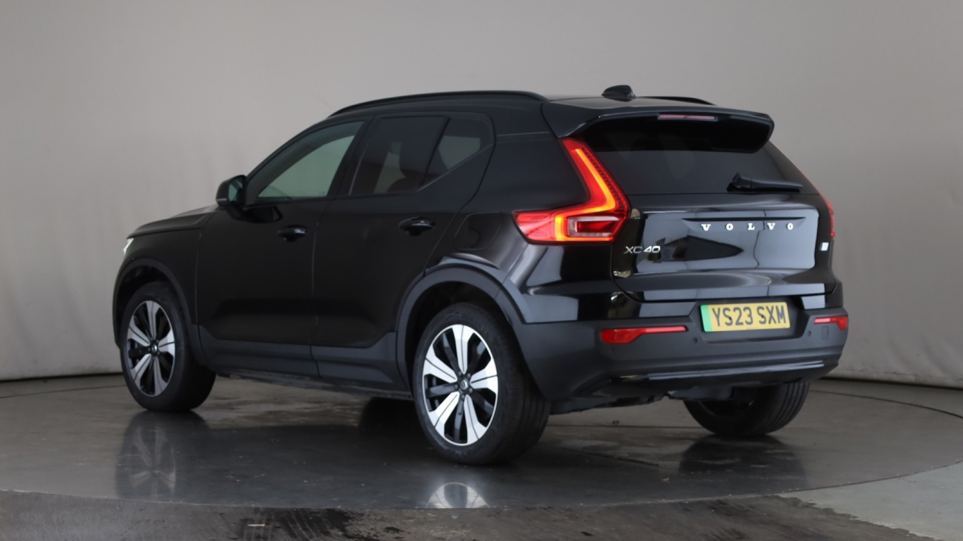 VOLVO XC40 XC40 ELECTRIC ESTATE 300kW Recharge Twin Plus 78kWh 5dr AWD Auto
