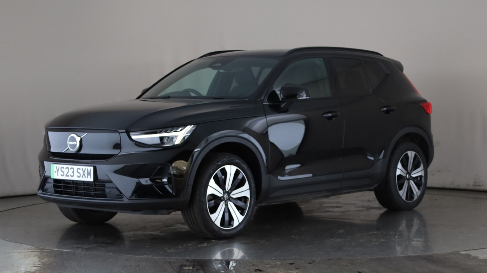 VOLVO XC40 XC40 ELECTRIC ESTATE 300kW Recharge Twin Plus 78kWh 5dr AWD Auto