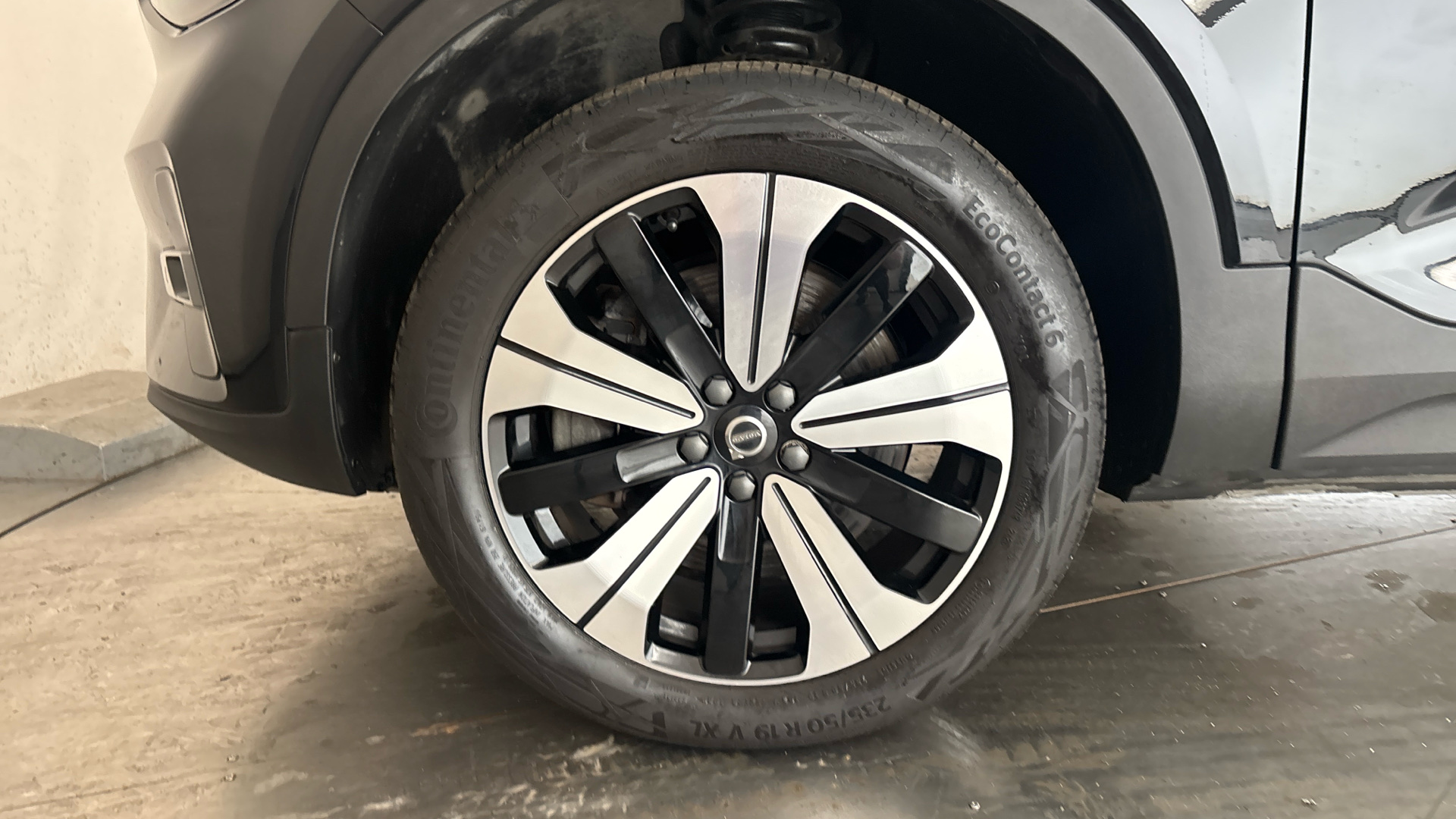 VOLVO XC40 XC40 ELECTRIC ESTATE 300kW Recharge Twin Plus 78kWh 5dr AWD Auto
