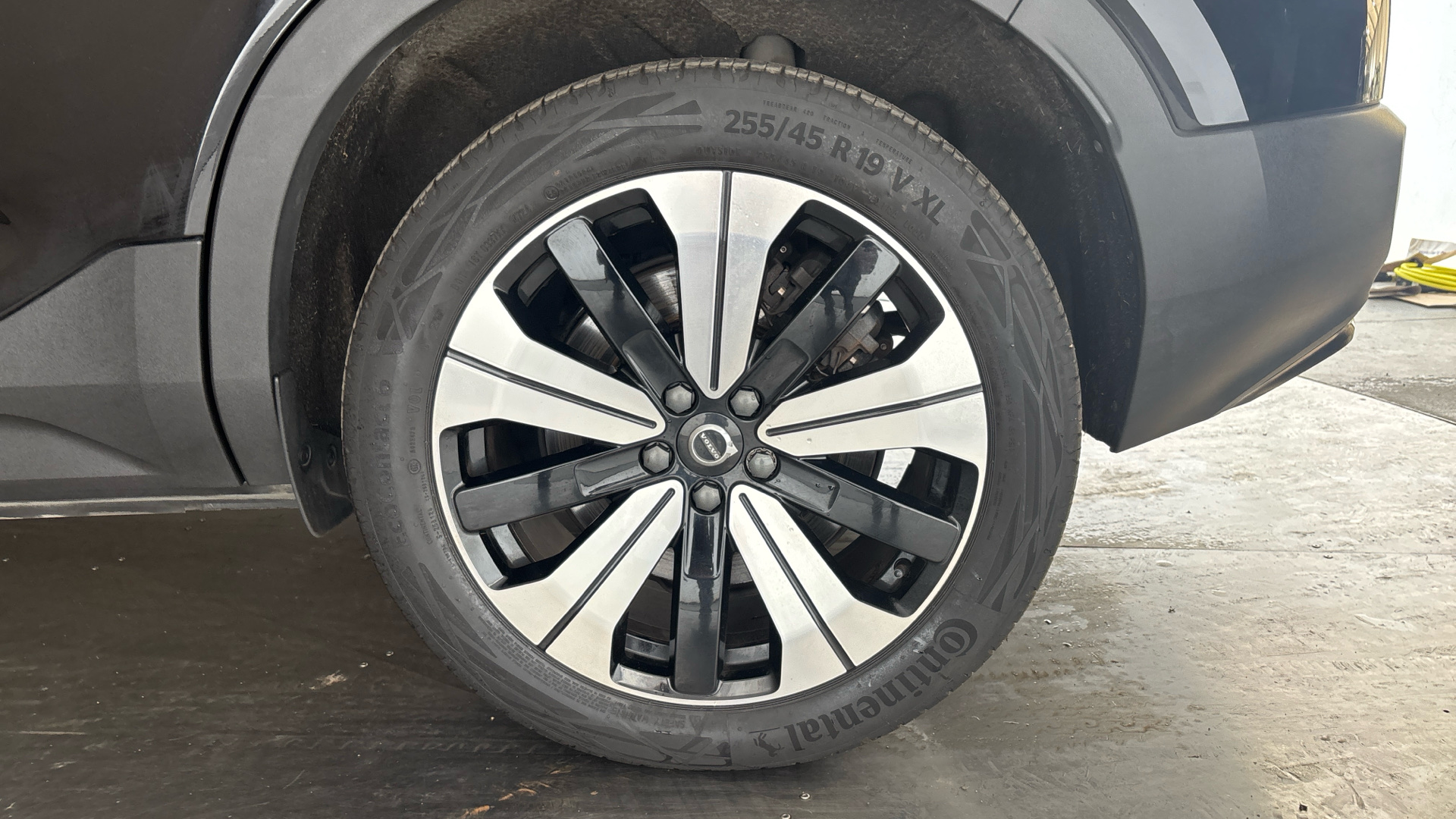 VOLVO XC40 XC40 ELECTRIC ESTATE 300kW Recharge Twin Plus 78kWh 5dr AWD Auto