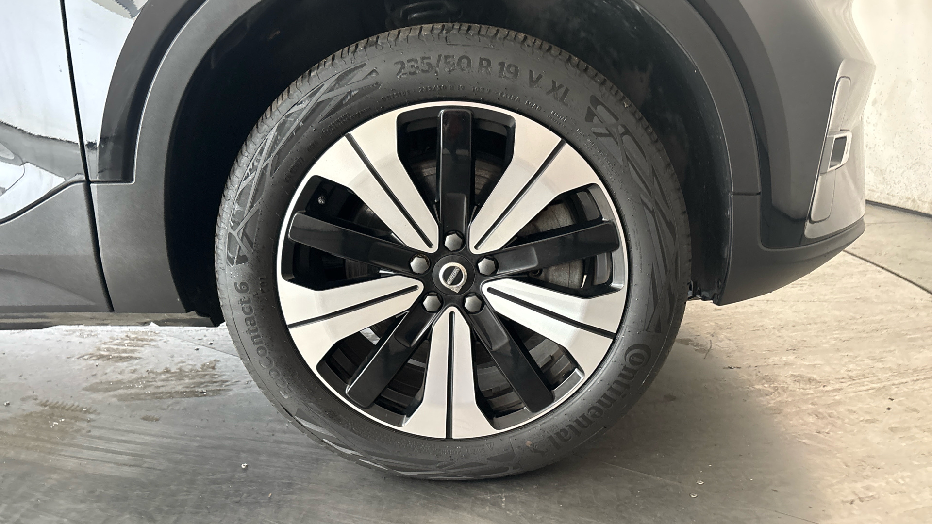VOLVO XC40 XC40 ELECTRIC ESTATE 300kW Recharge Twin Plus 78kWh 5dr AWD Auto