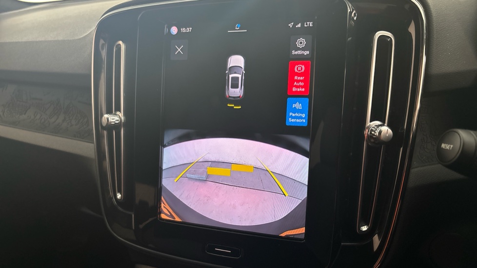 VOLVO XC40 reverse camera