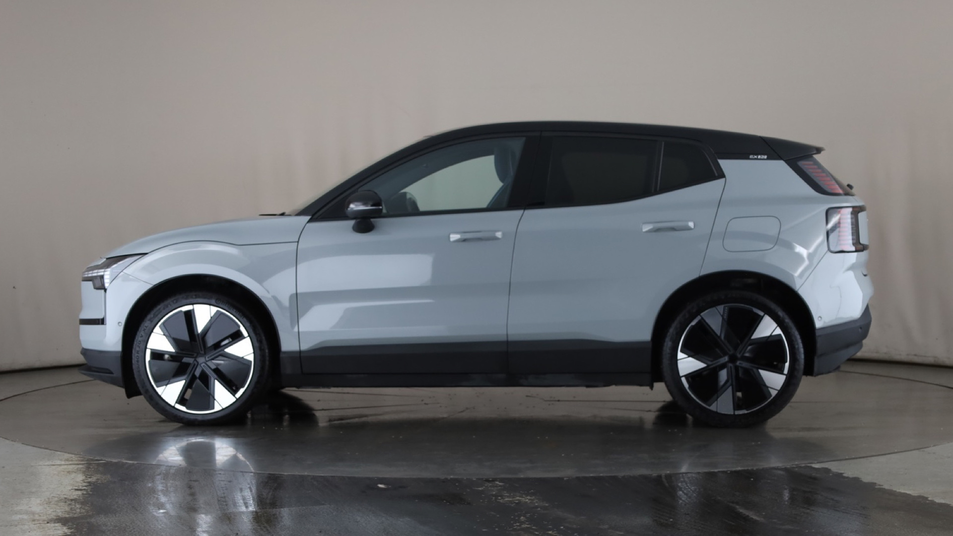 315kW Twin Motor Performance Ultra 69kWh 5dr Auto