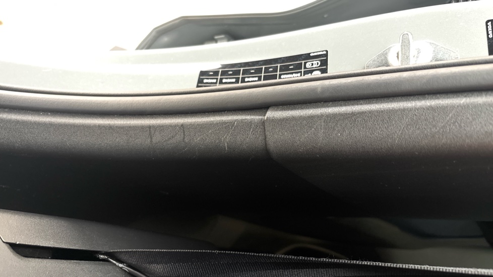 VOLVO EX30 Scratches