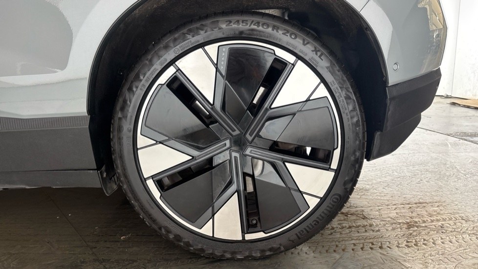 VOLVO EX30 Image 18