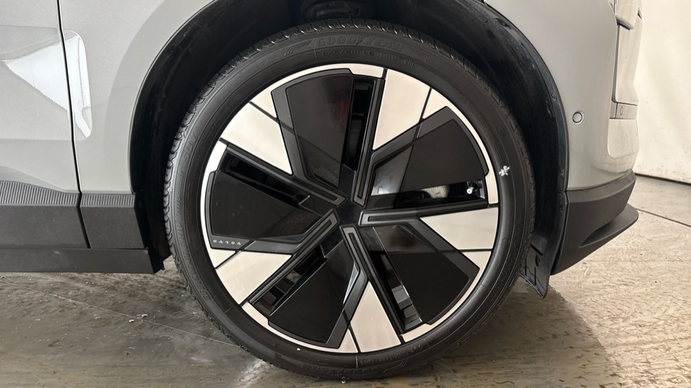 VOLVO EX30 Image 20