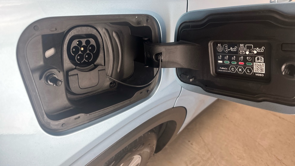 FORD EXPLORER Image 21