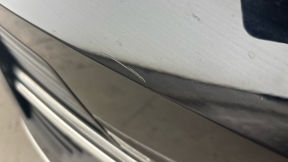 VOLVO XC60 Multiple chips and scratches