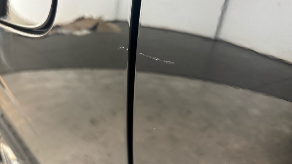 VOLVO XC60 Scratches