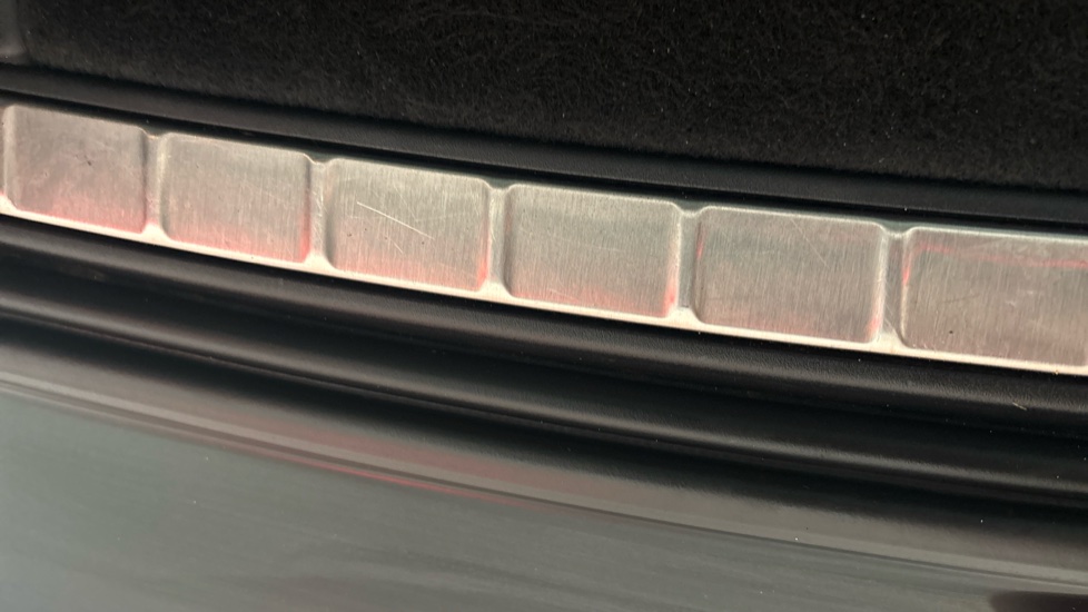 VOLVO XC60 Scratches