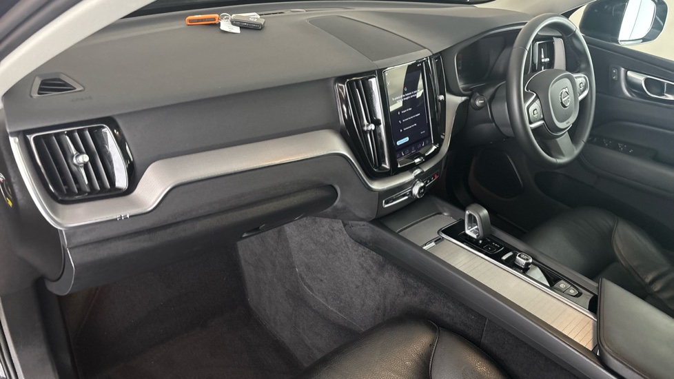 VOLVO XC60 Image 10