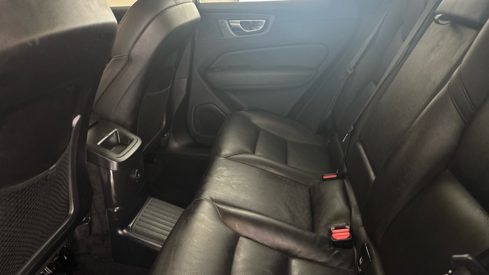 VOLVO XC60 Image 14