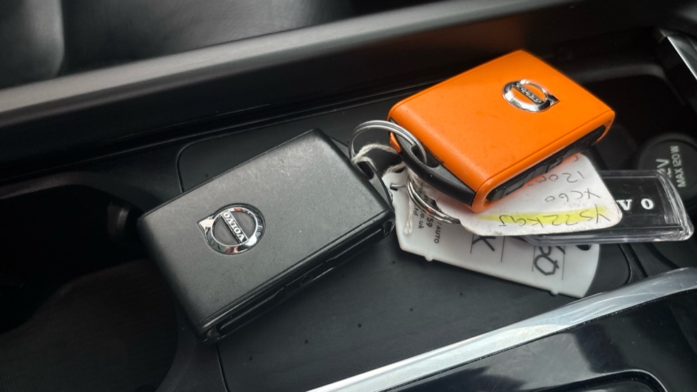 VOLVO XC60 2 keys