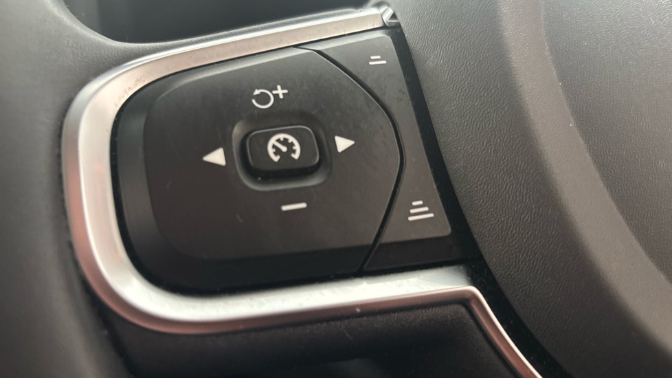 VOLVO XC60 cruise control