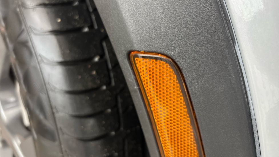 FORD MUSTANG MACH-E scuff
