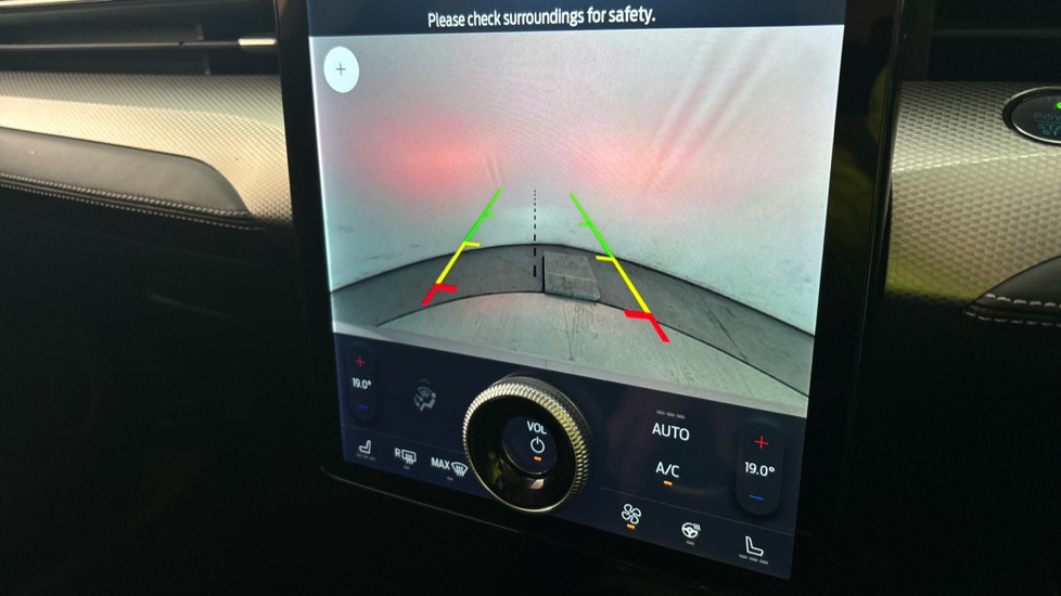 FORD MUSTANG MACH-E reverse camera