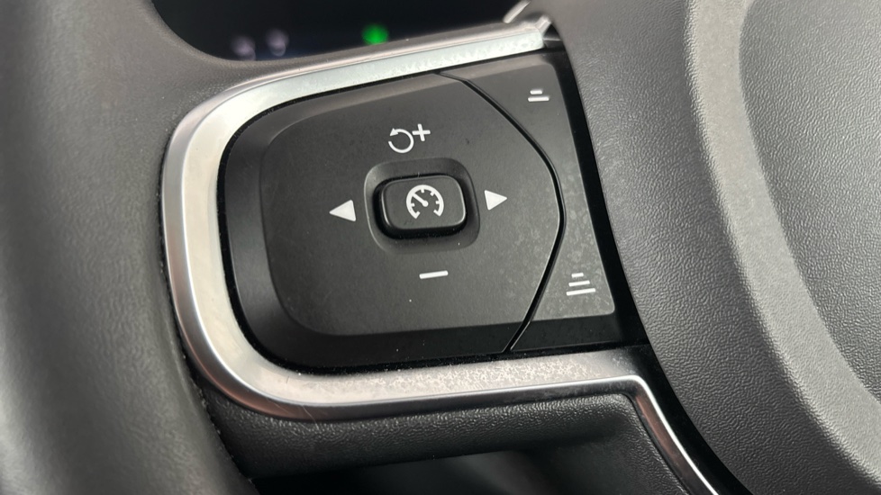 VOLVO XC60 cruise control