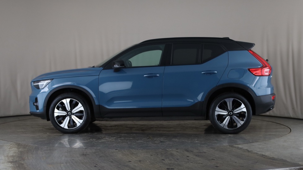 VOLVO XC40 Image 2