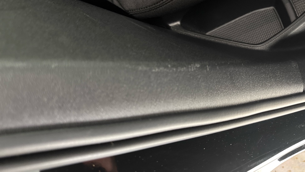 VOLVO C40 scuff and scratches