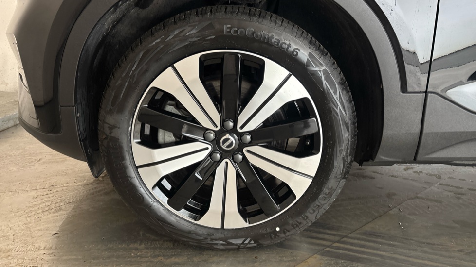 VOLVO C40 Image 17