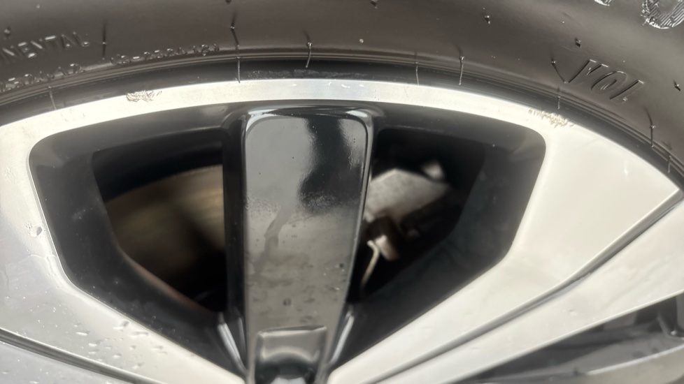VOLVO C40 scuffs