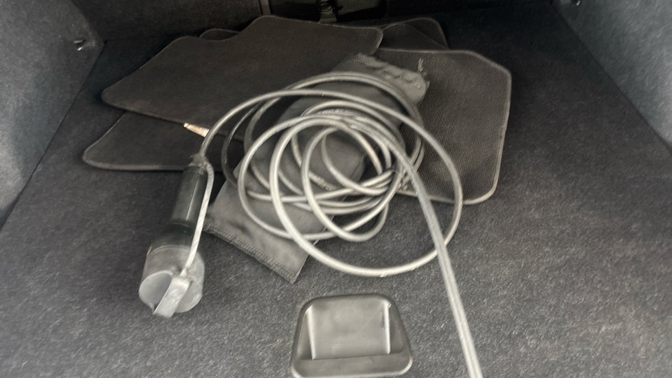 VOLVO C40 Image 22