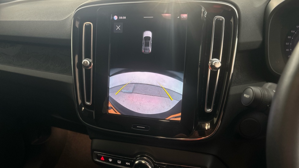 VOLVO C40 reverse camera