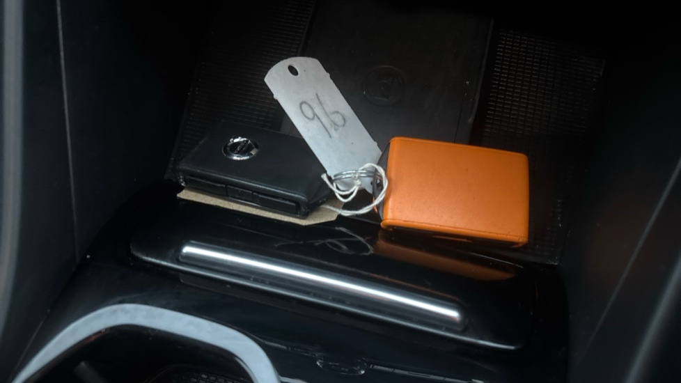 VOLVO C40 2 keys