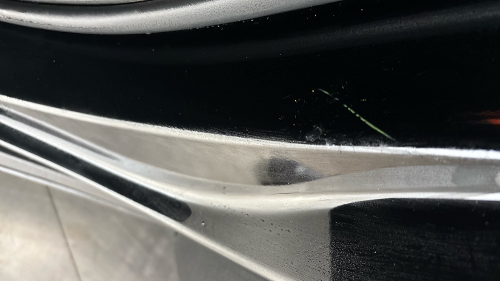 VOLVO C40 chips and scratches