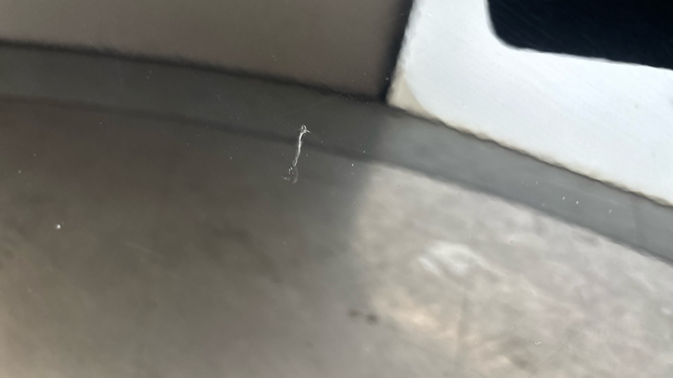 VOLVO C40 Scratches and chips