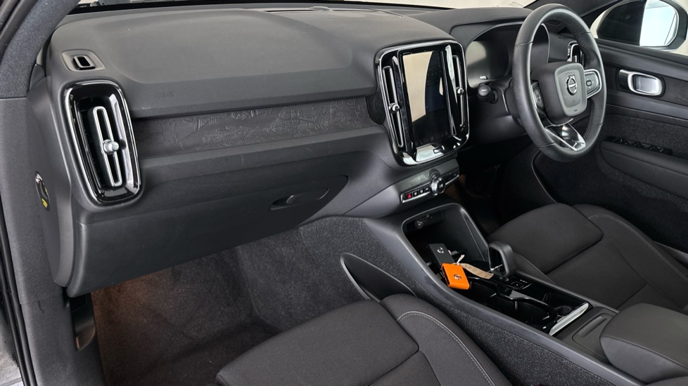 VOLVO C40 Image 10