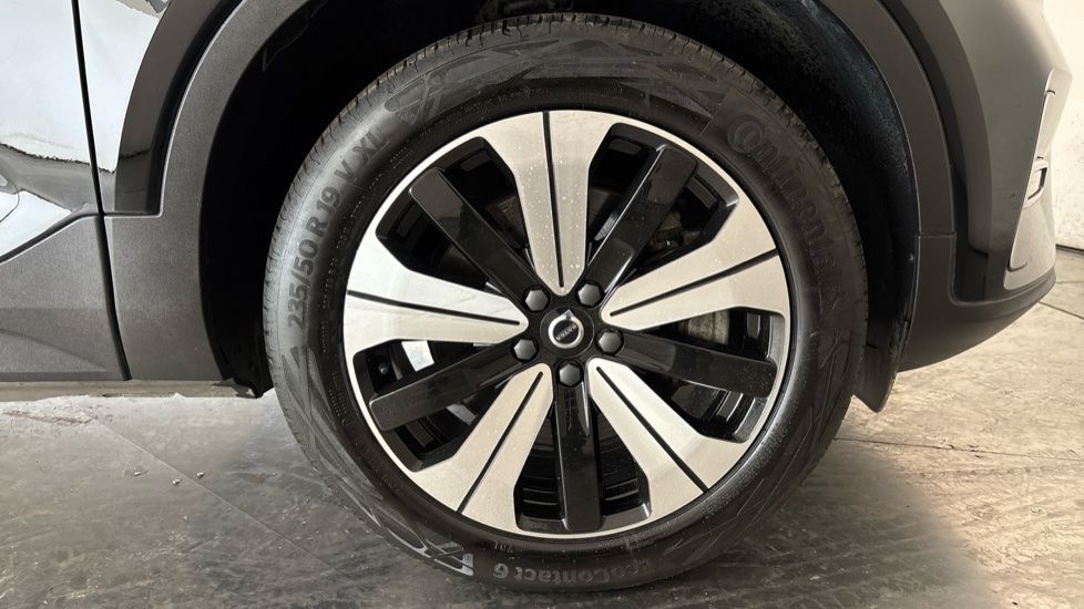 VOLVO C40 Image 20