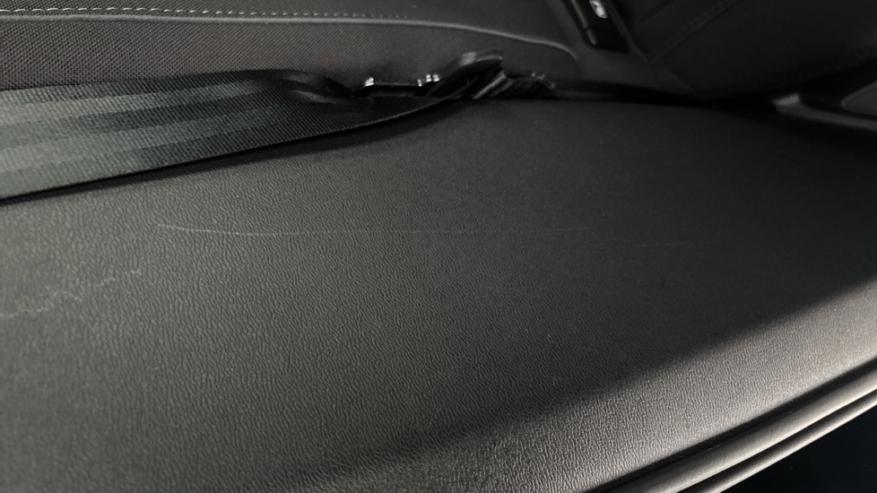 VOLVO C40 Scratches