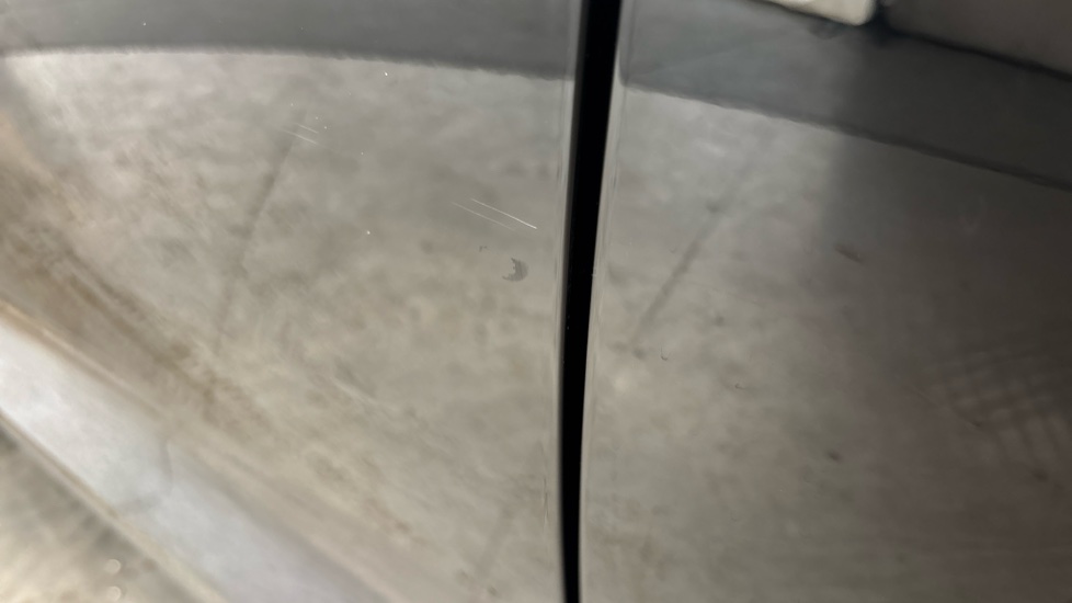 VOLVO C40 Scratches
