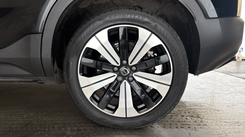 VOLVO C40 Image 18