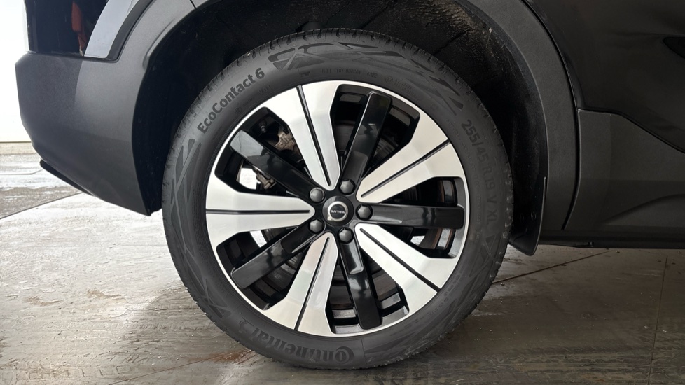 VOLVO C40 Image 19