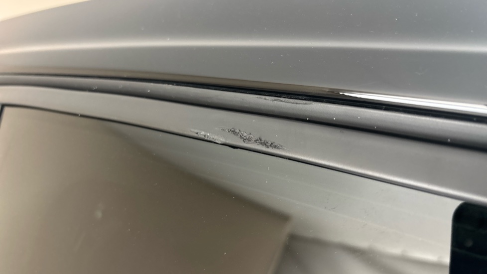 VOLVO C40 Scratches