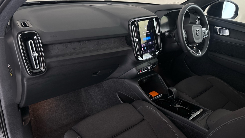 VOLVO C40 Image 10