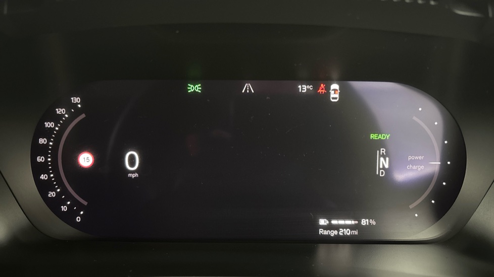 VOLVO C40 Image 13