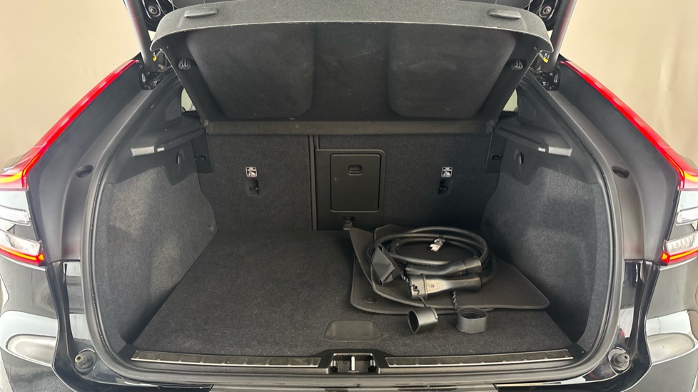 VOLVO C40 Image 15