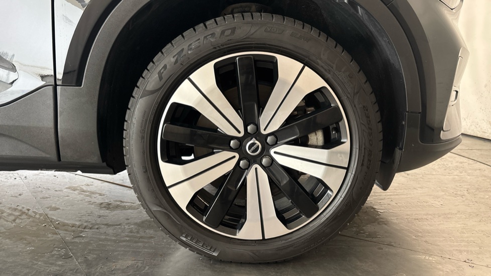 VOLVO C40 Image 20